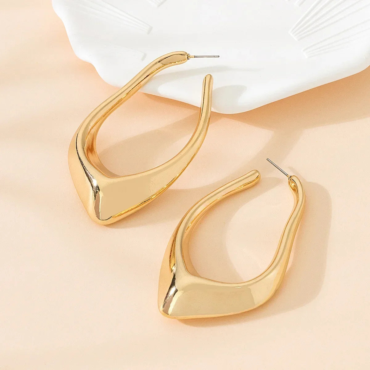 Nia Fluid Hoop Earrings