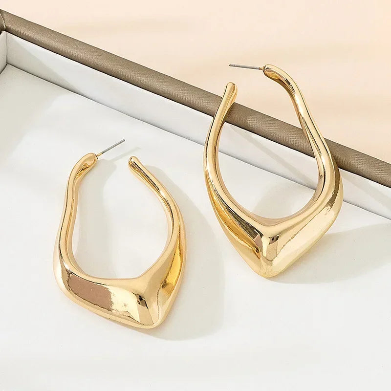 Nia Fluid Hoop Earrings
