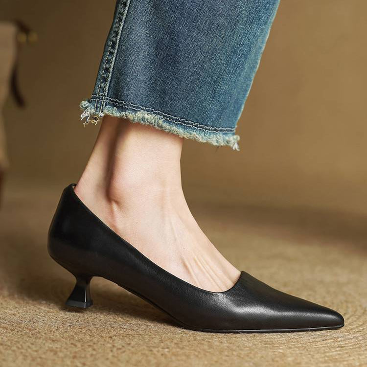 Giulia Pointed Leather Pumps