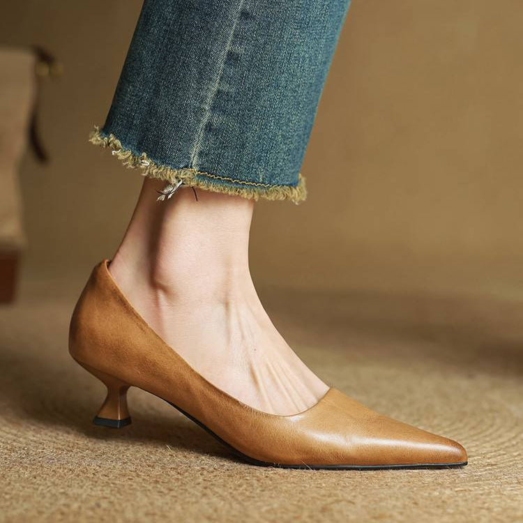 Giulia Pointed Leather Pumps