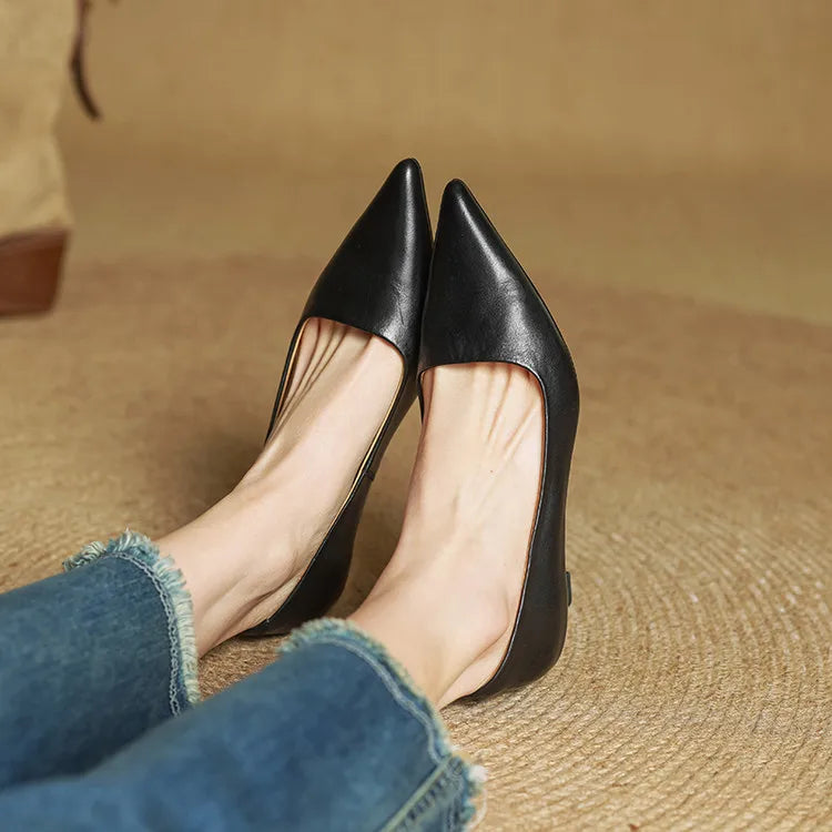 Giulia Pointed Leather Pumps