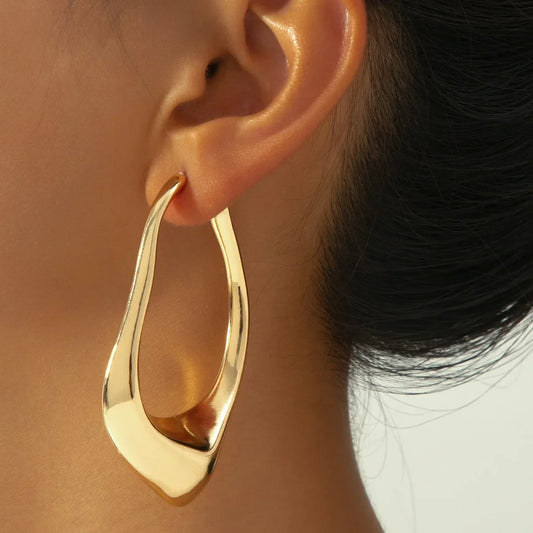 Nia Fluid Hoop Earrings