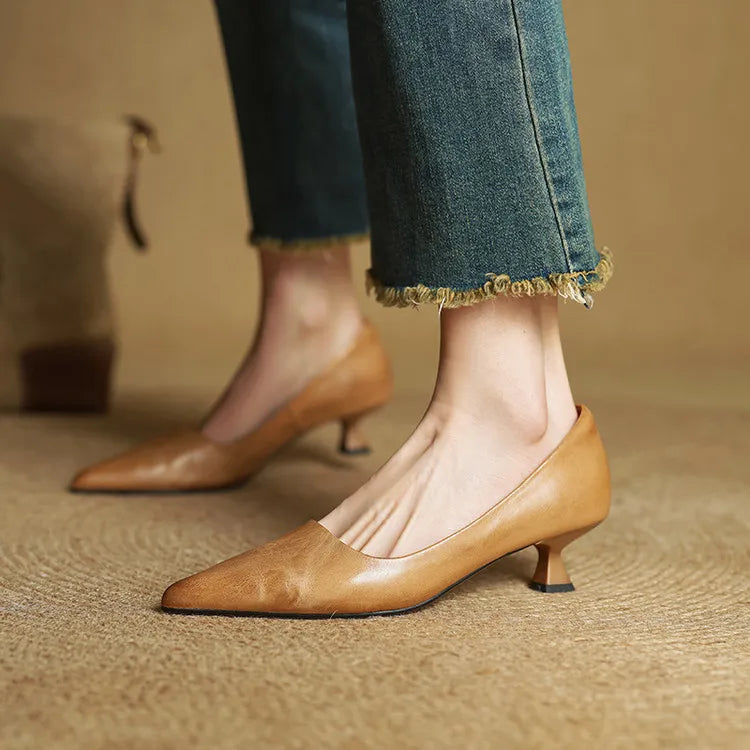 Giulia Pointed Leather Pumps