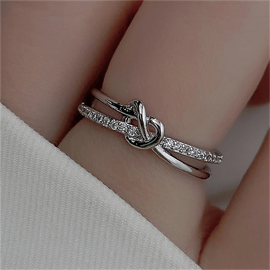 Lia Knot Ring